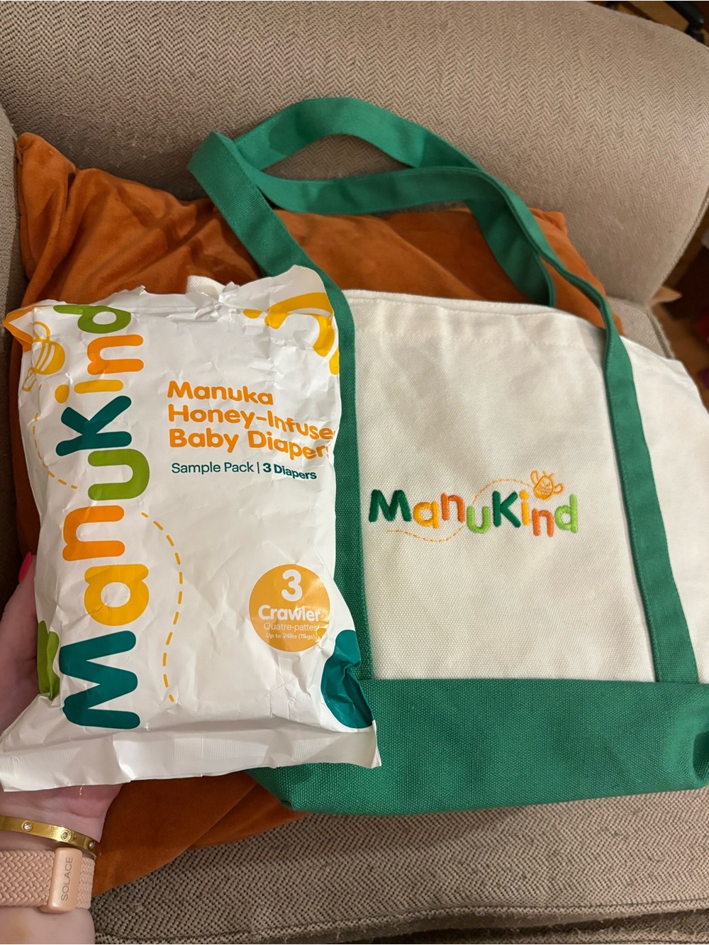 NWOT- Manukind Tote Bag and sample pack of size 3 honey infused diapers